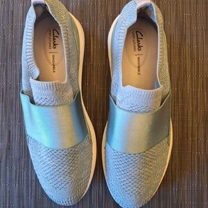 Clarks Women's Turquoise Knit Slip-On Sneakers